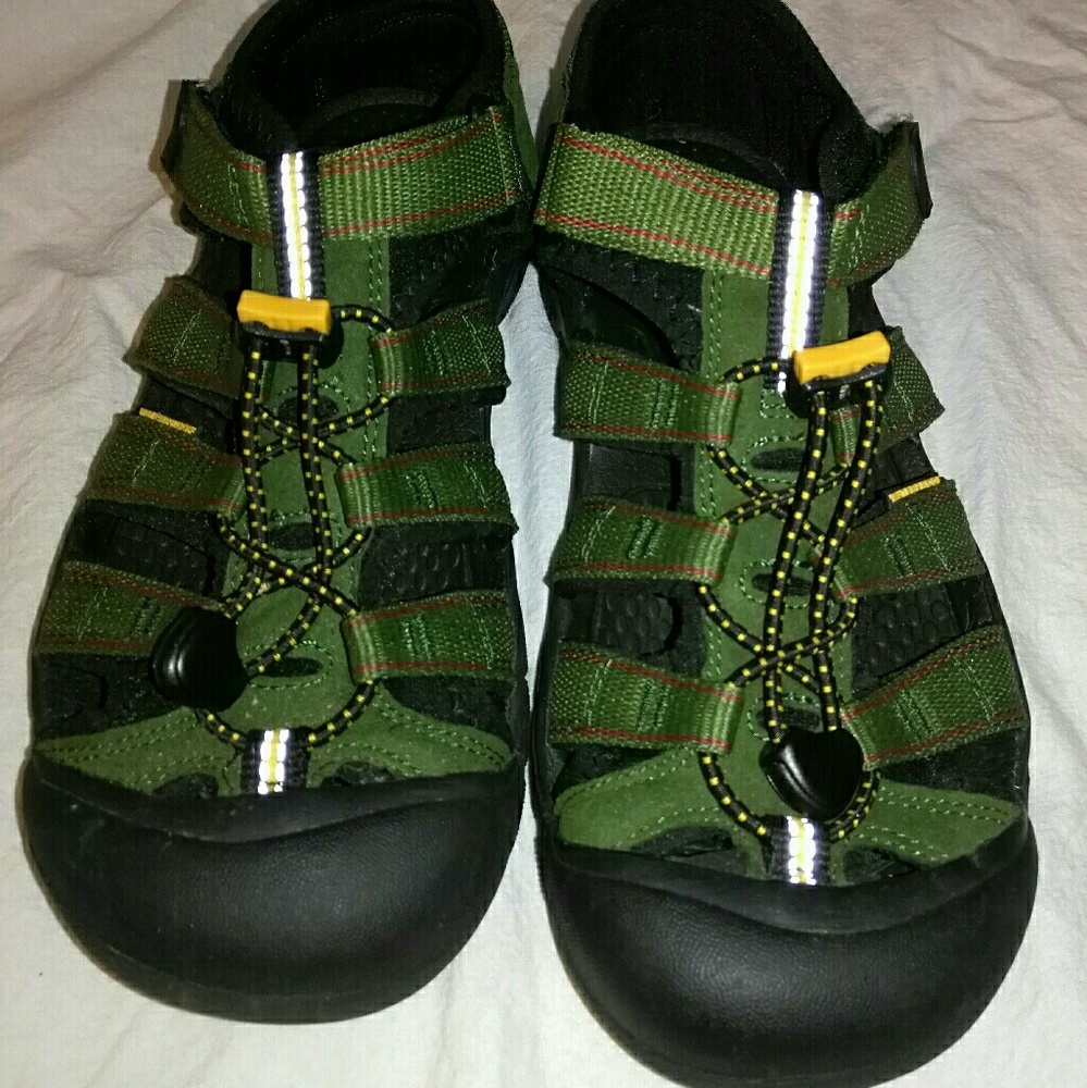 Keen Newport H2 Big Kids 6M Camo Green